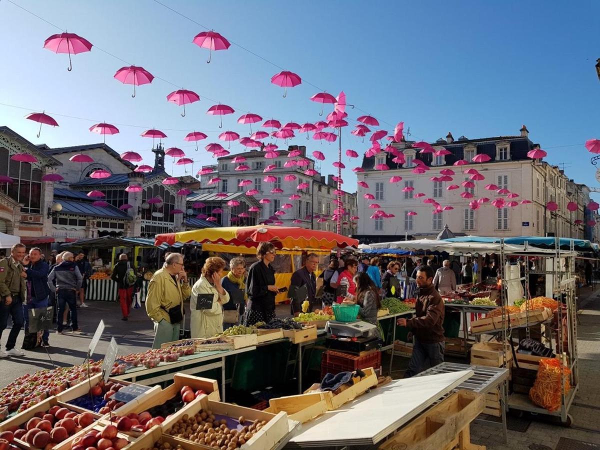 Studio Renove Au Coeur De La Rochelle, Marche A 25M, 2 Personnes, Wifi - Fr-1-535-43 라로셸 외부 사진